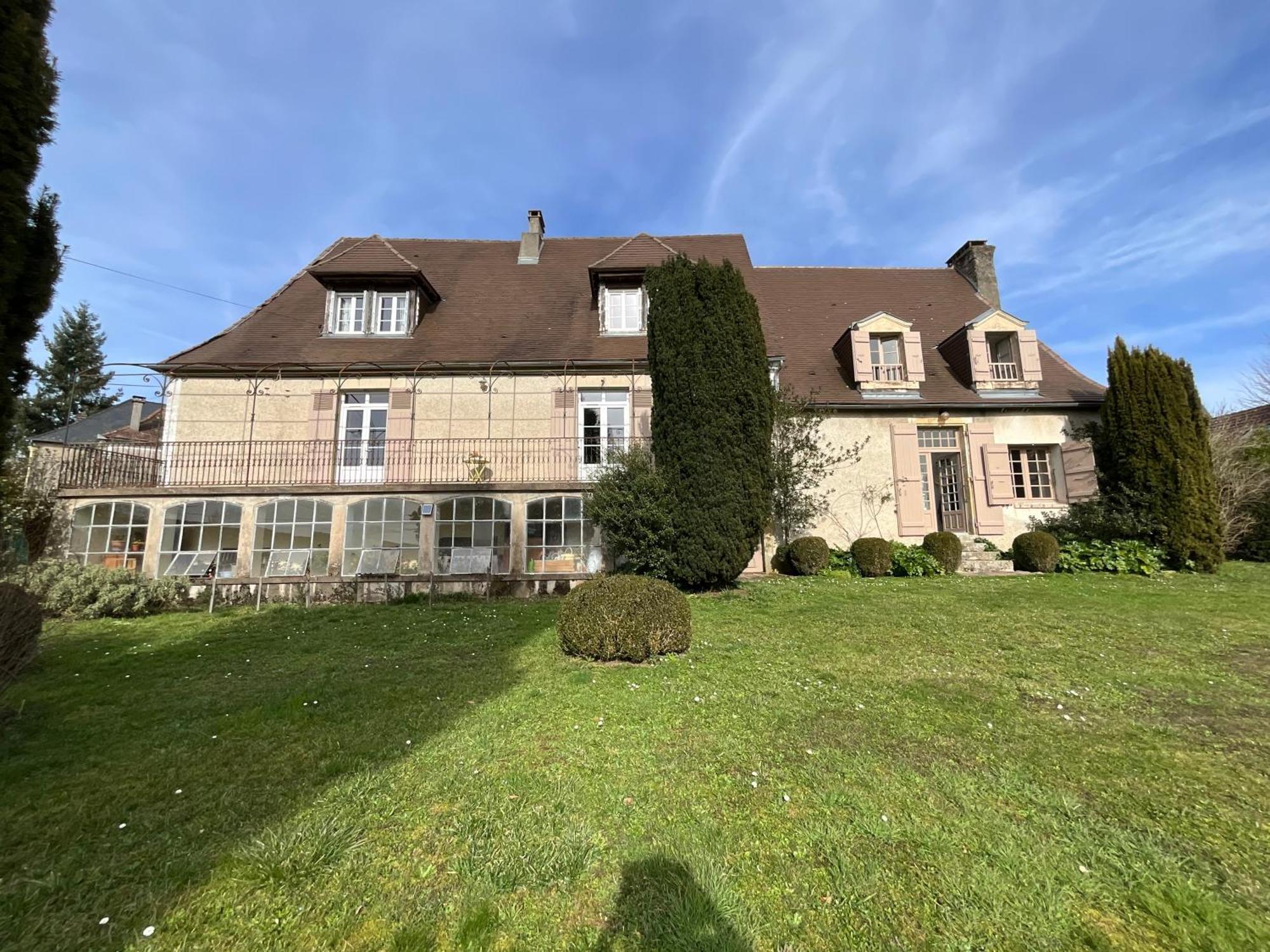 Maison De La Source Genis Exterior photo
