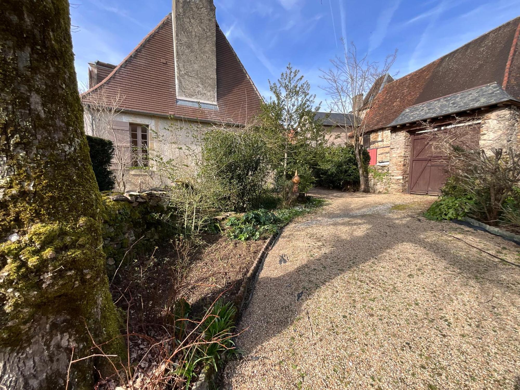 Maison De La Source Genis Exterior photo