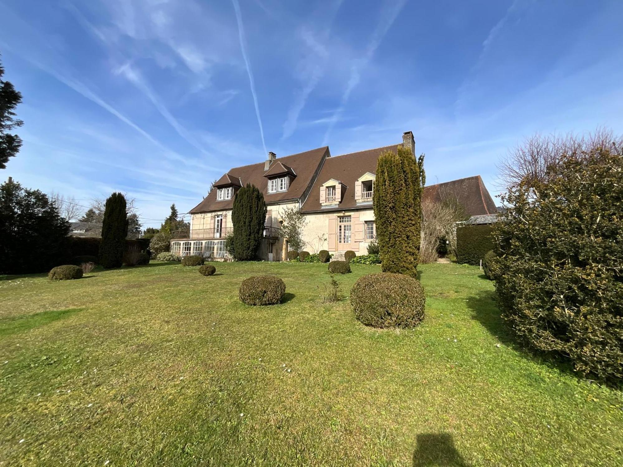 Maison De La Source Genis Exterior photo