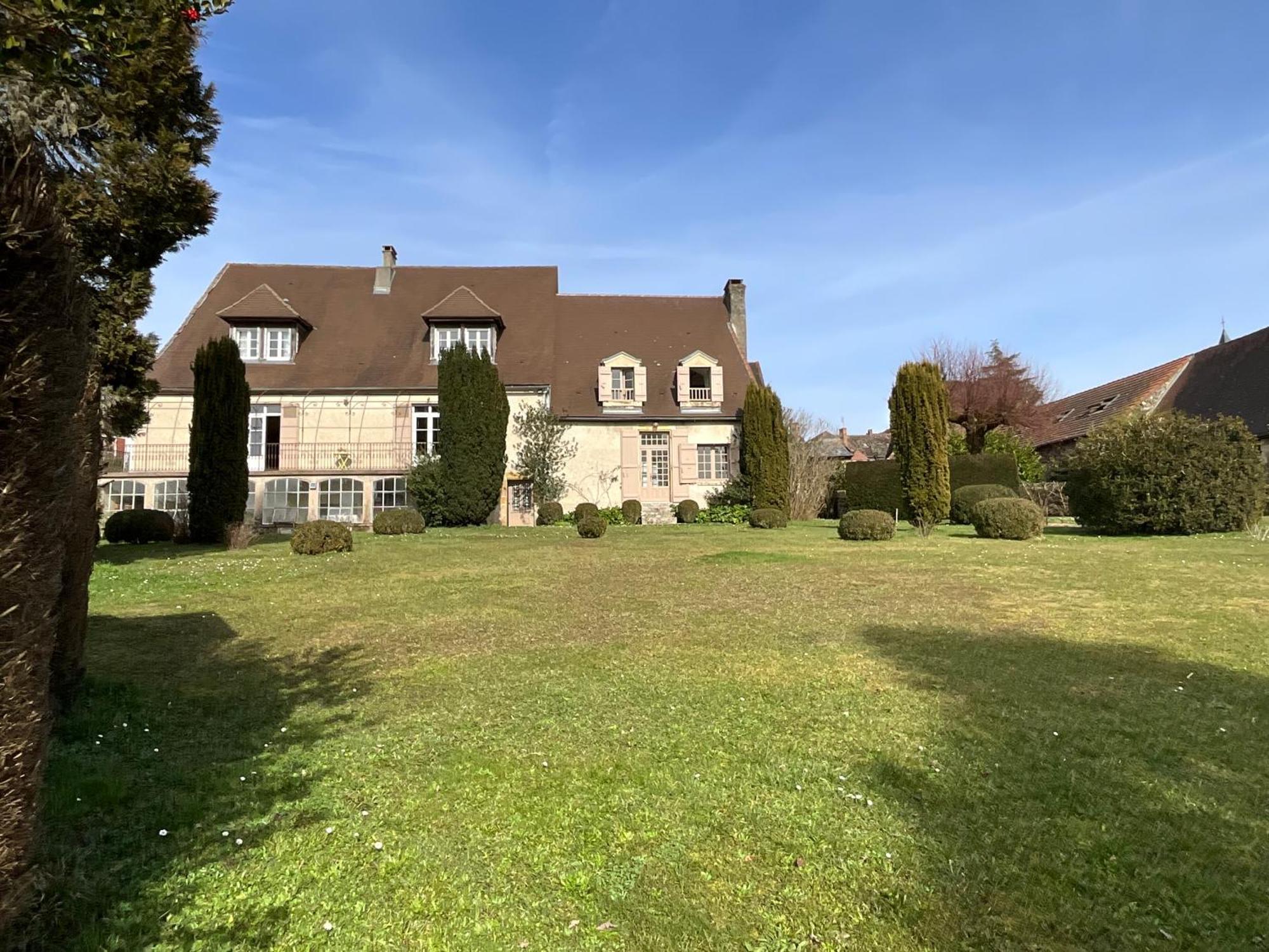 Maison De La Source Genis Exterior photo