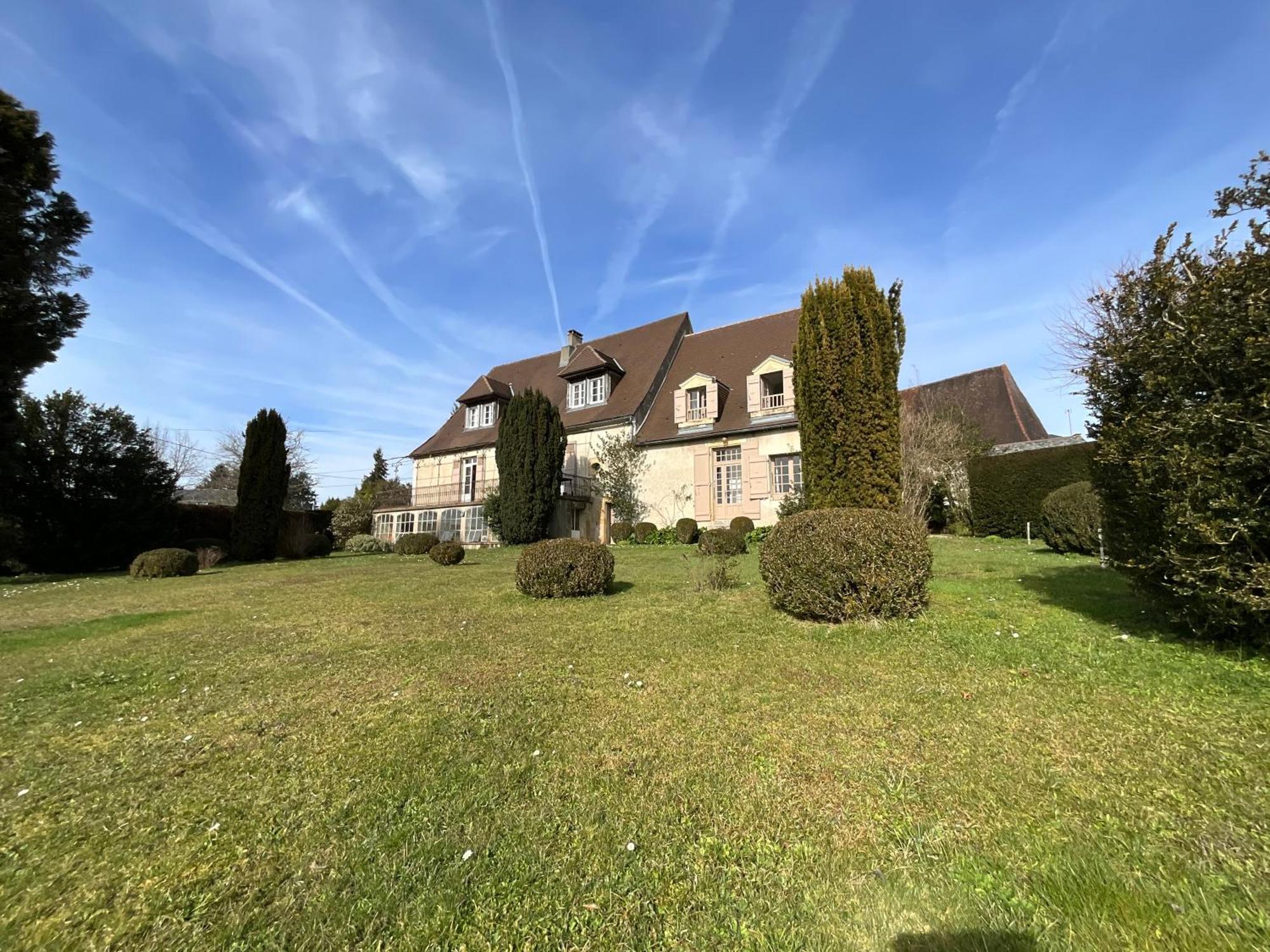 Maison De La Source Genis Exterior photo